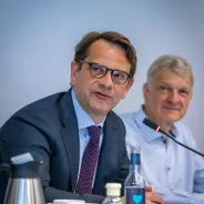 Zeimet tr&euml;fft Toscani